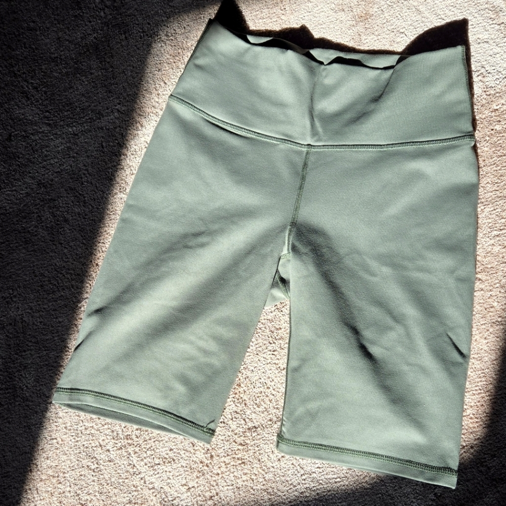 NWOT Fabletics Powerhold Bikershorts in Army Green